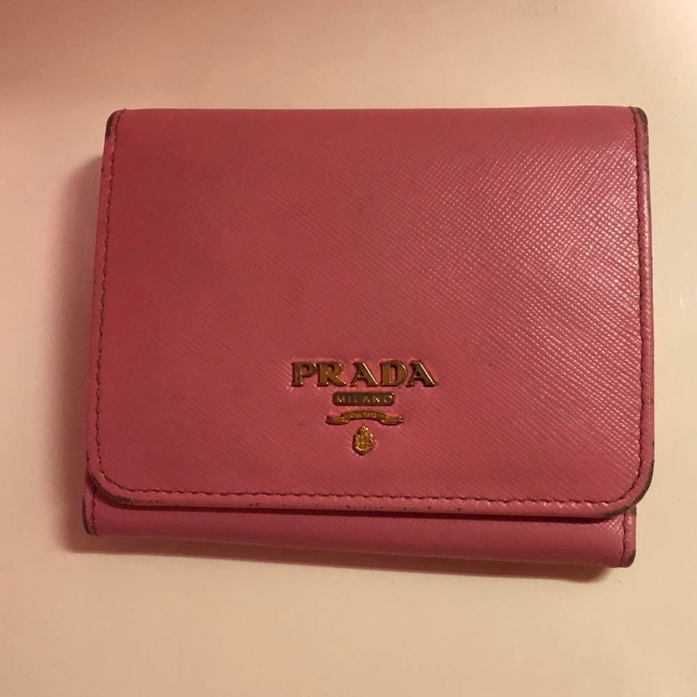 PRADA PRINK WALLET. USED MANY TIMES